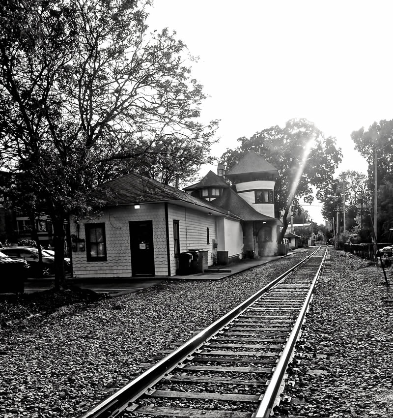 Warwick Train Station, September 2014 Photo courtesy: Poet/Writer Djelloul Marbrook