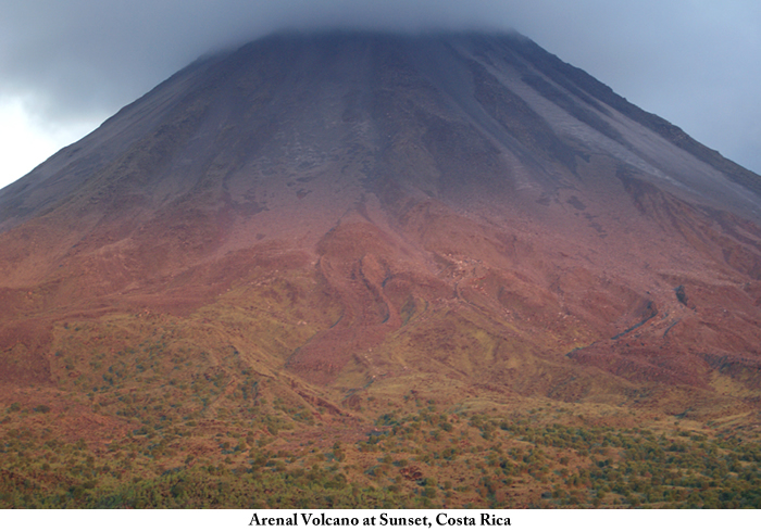 Arenal_volcano_at_sunset_Costa_Rica2