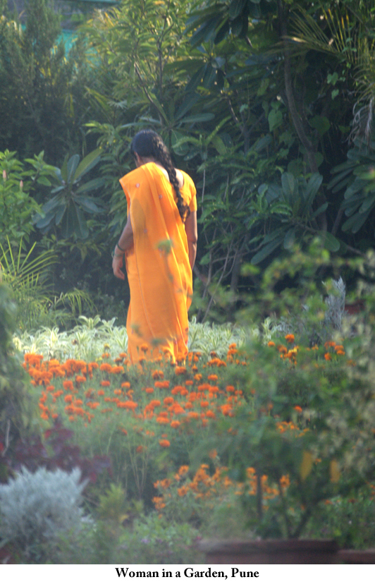 woman_in_a_garden_Pune2